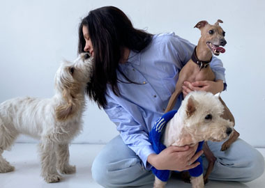 Дама с собачками: как устроен сервис выгула, ситтинга и передержки домашних животных